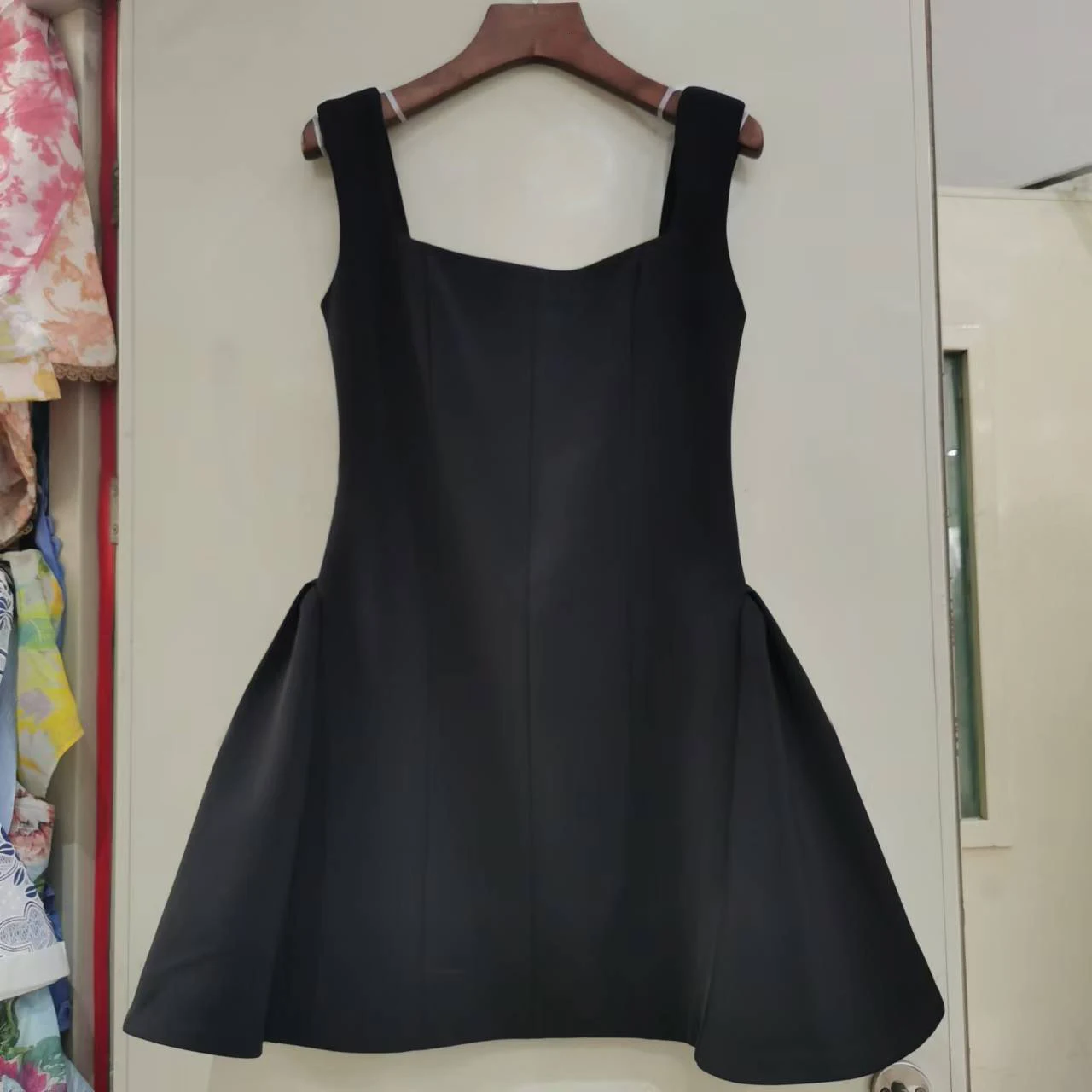 H216cf13376064fe4a9cfd11a7a4790beE