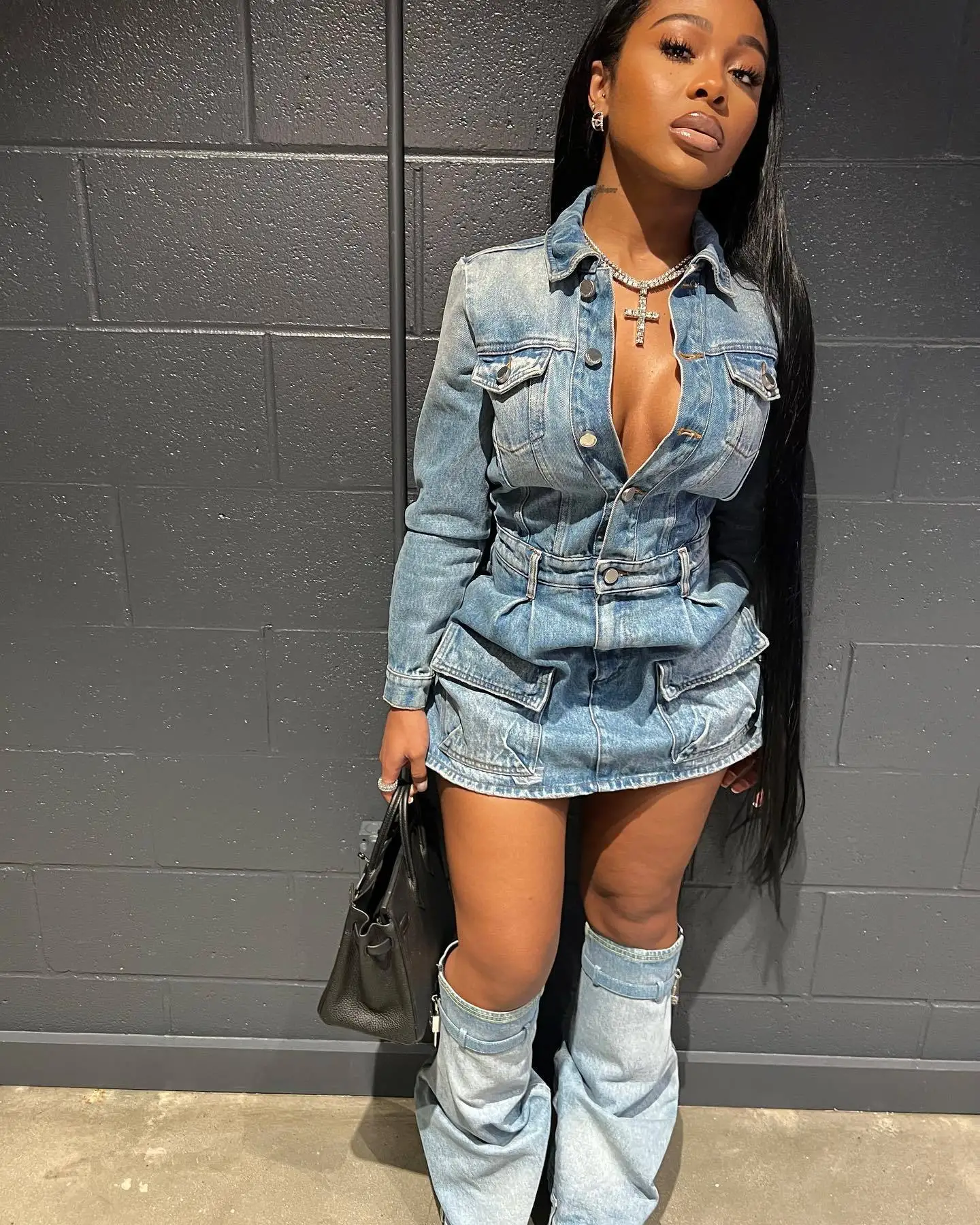 H6bfbd1eac2fb4ab3b2d4414f821261198