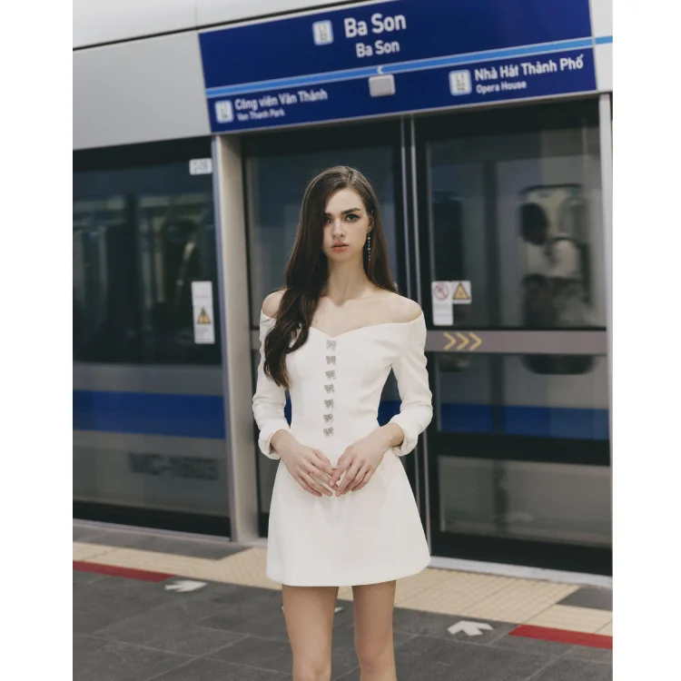 H7083c3a565284b99b9a25c18282c30a35