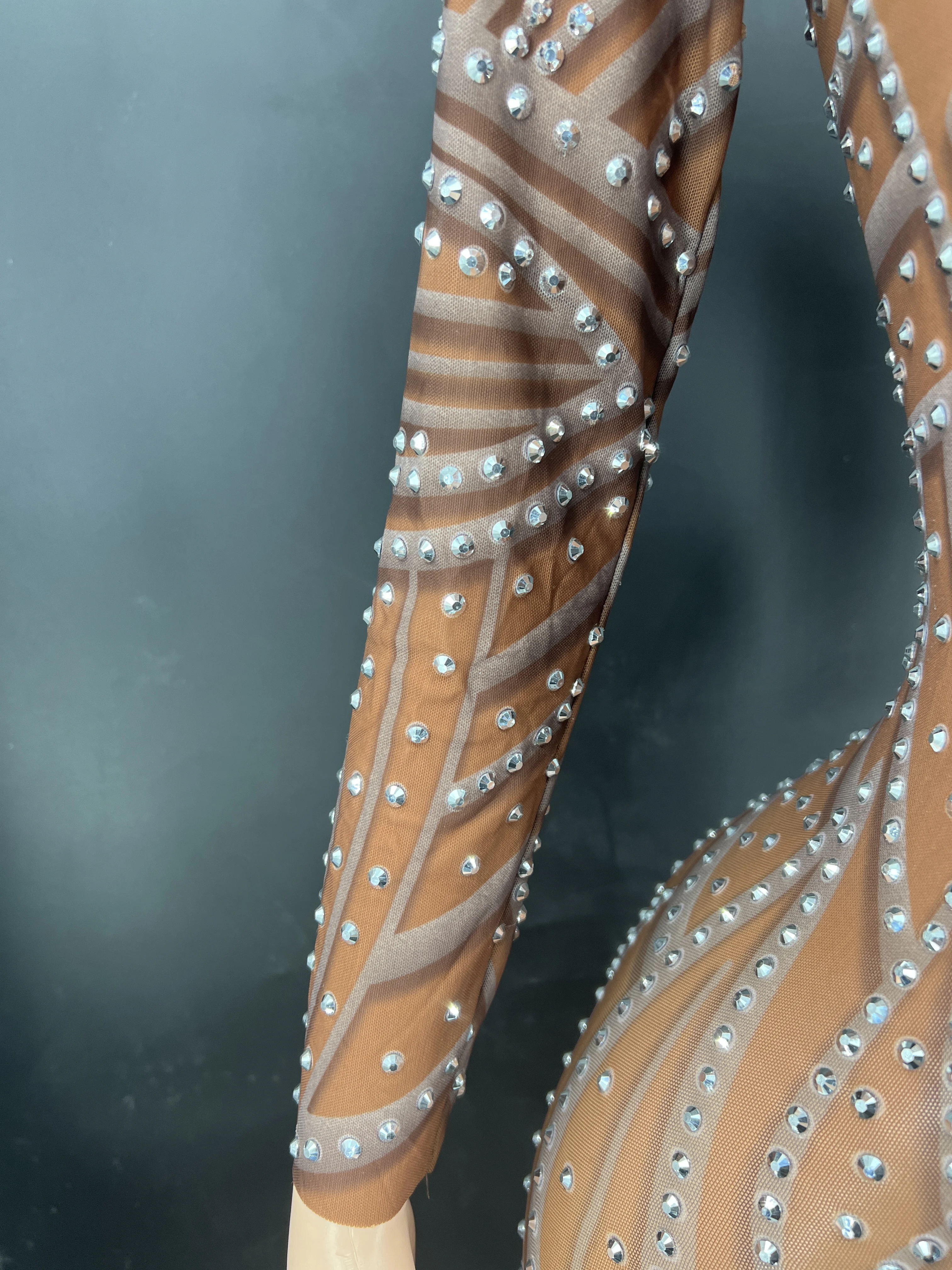 H71342e7a60a043bf8d63efb40109c095v