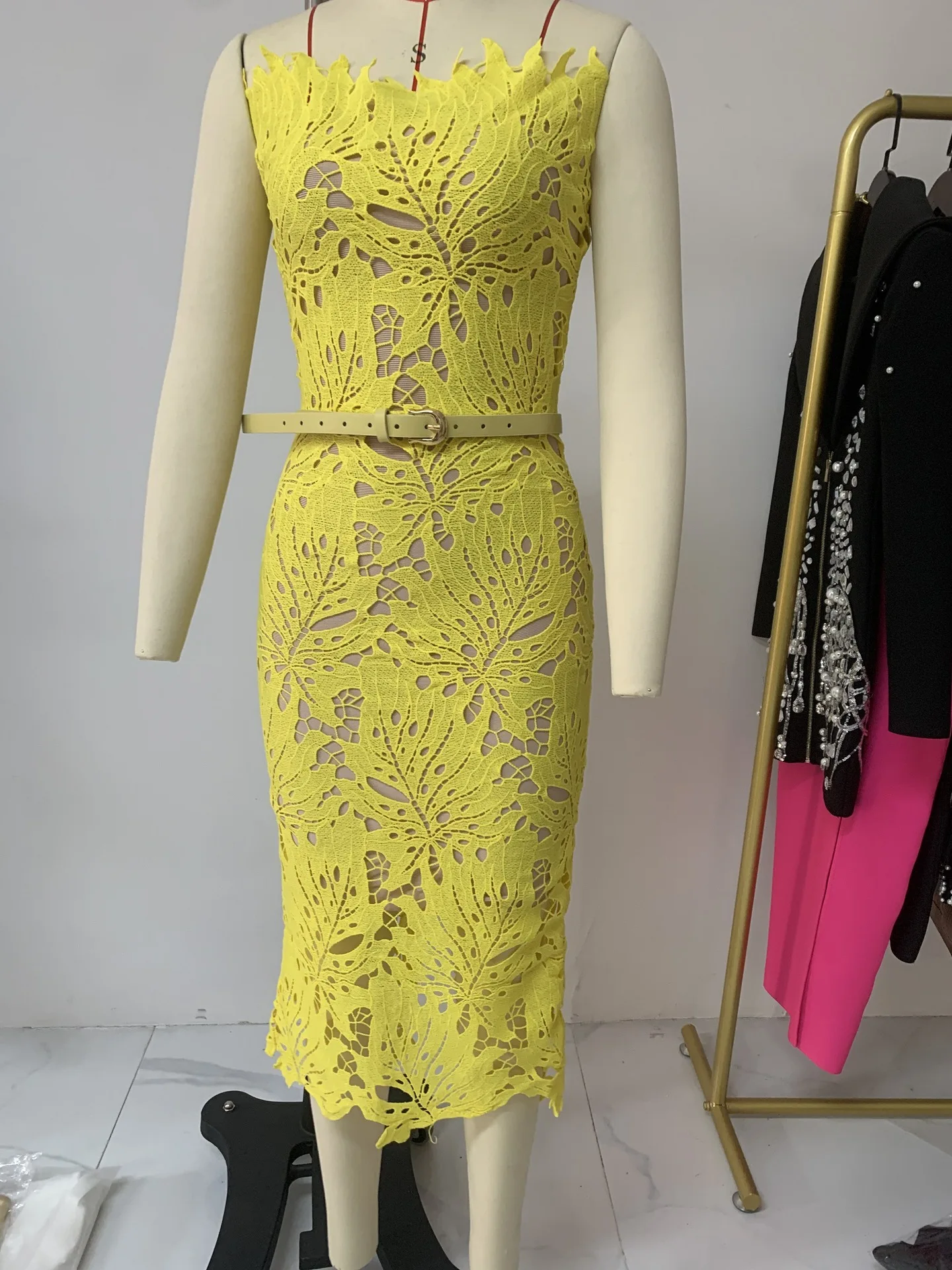 H7f4257cf23214548905cc4b80ab1a917N