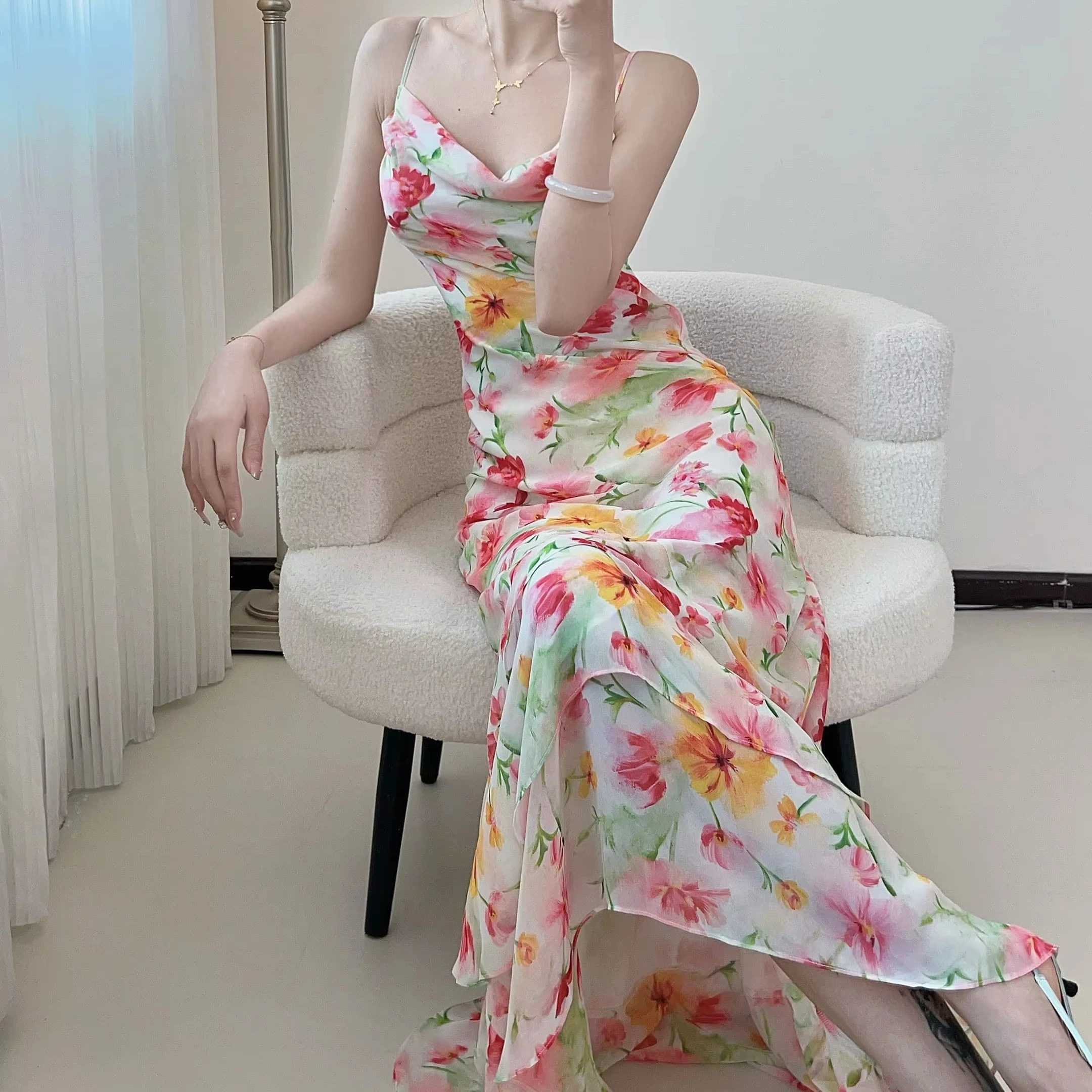 Heb40074024474c3d81a84b9906e7300eQ